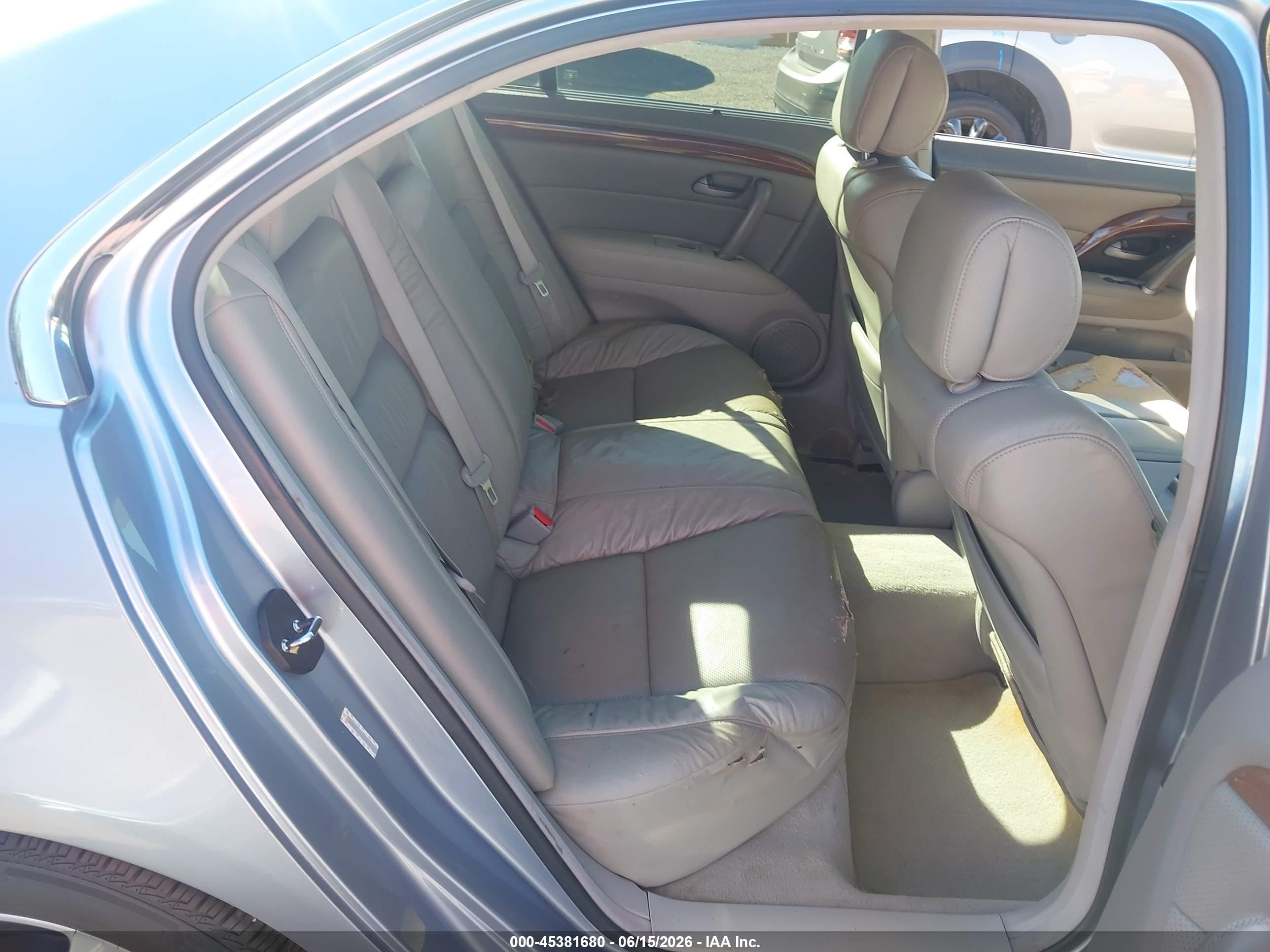 2005 Acura Rl 3.5 Silver vin: JH4KB16535C014331