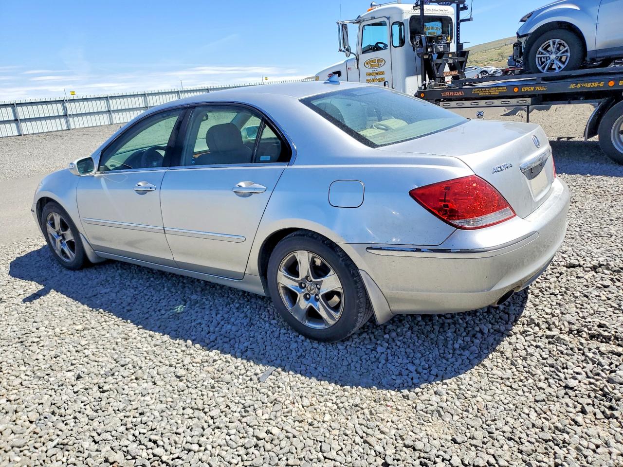 2005 Acura Rl Silver vin: JH4KB16535C020453