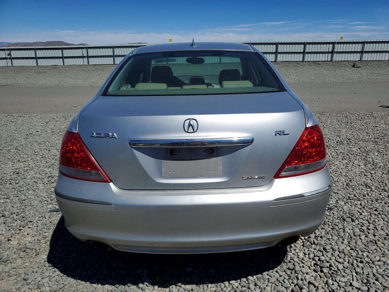 2005 Acura Rl Silver vin: JH4KB16535C020453
