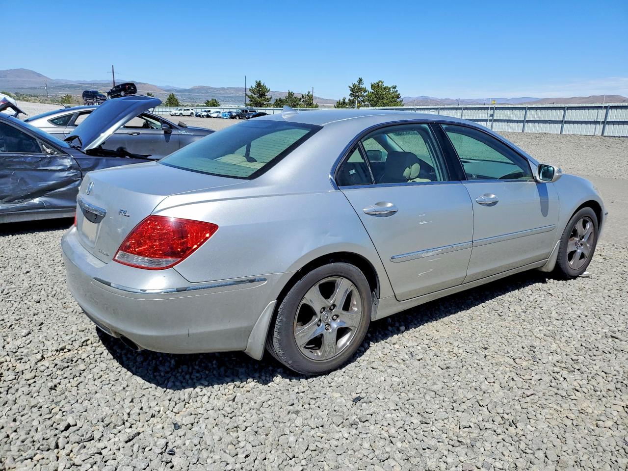2005 Acura Rl Silver vin: JH4KB16535C020453