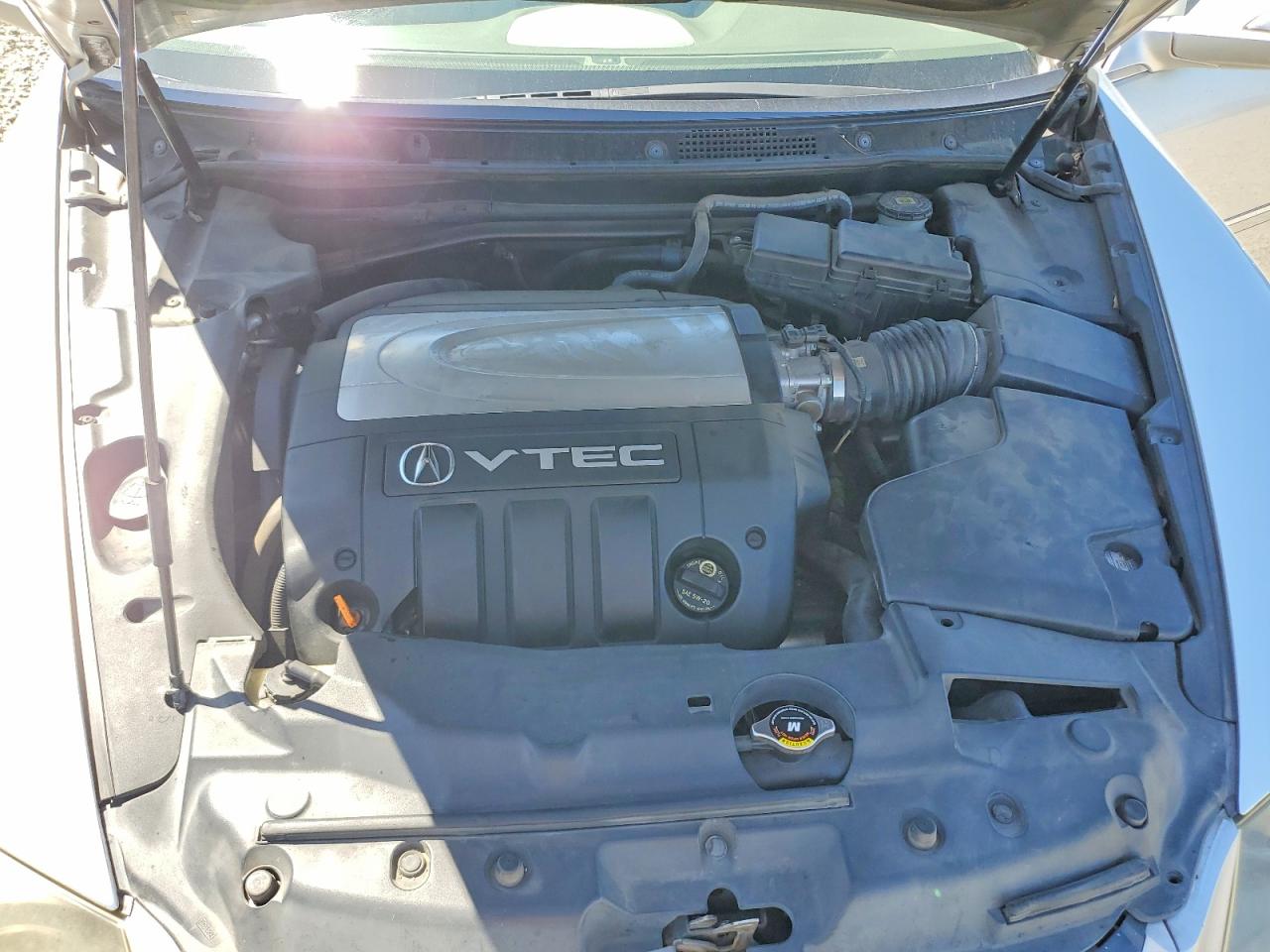 2005 Acura Rl Silver vin: JH4KB16535C020453
