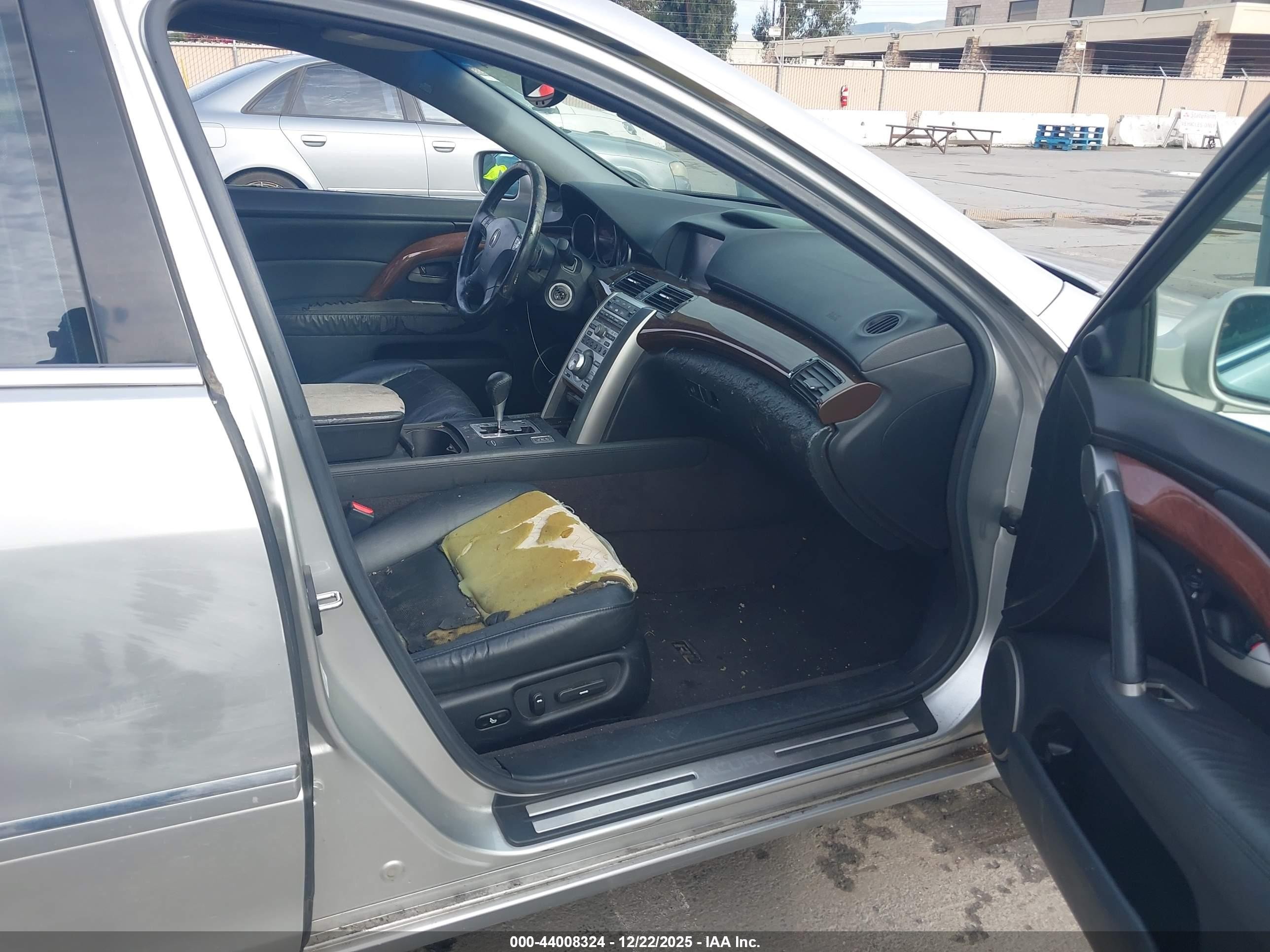 2006 Acura Rl 3.5 Silver vin: JH4KB16566C004992
