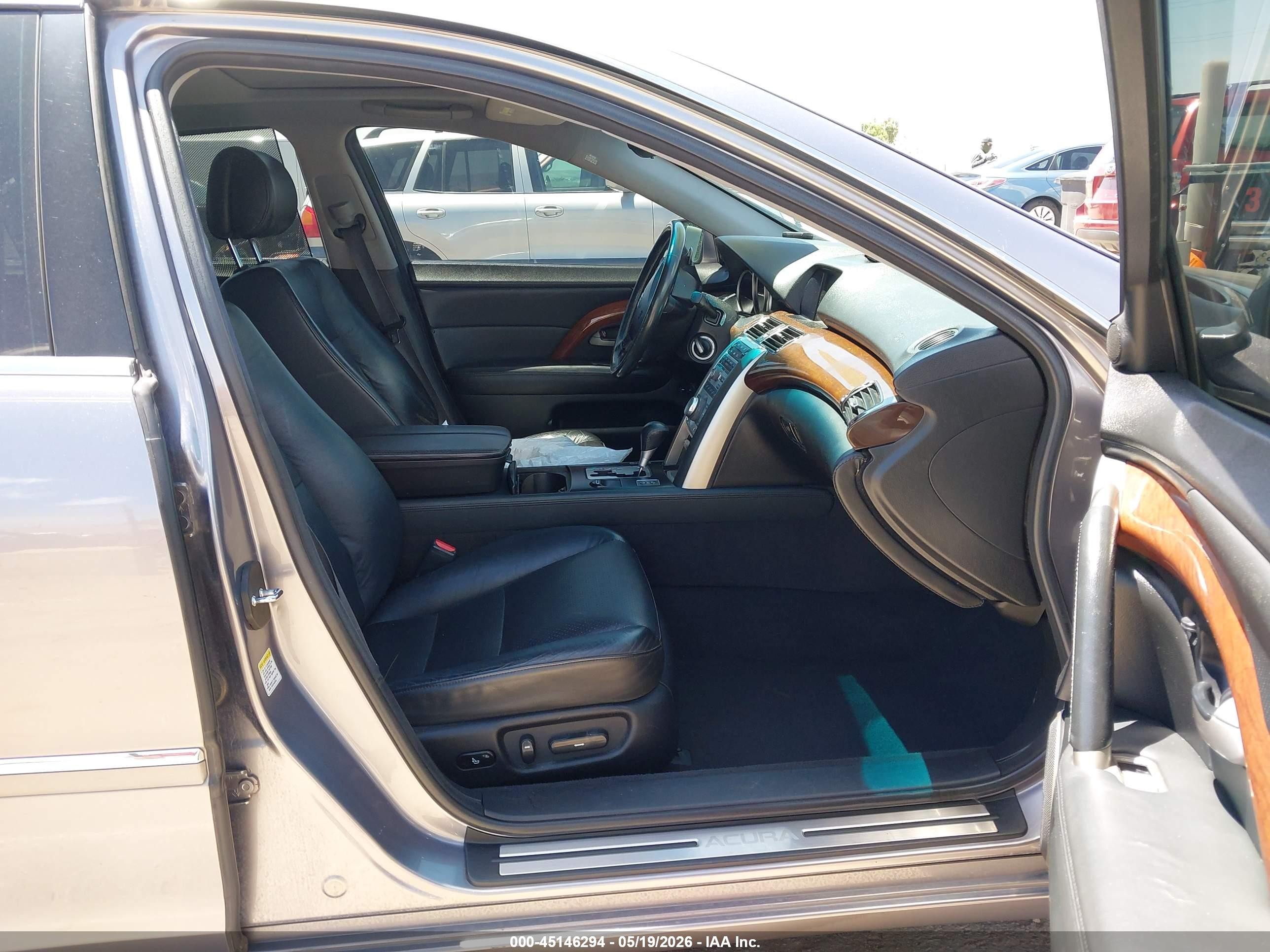 2005 Acura Rl 3.5 Silver vin: JH4KB16575C019709