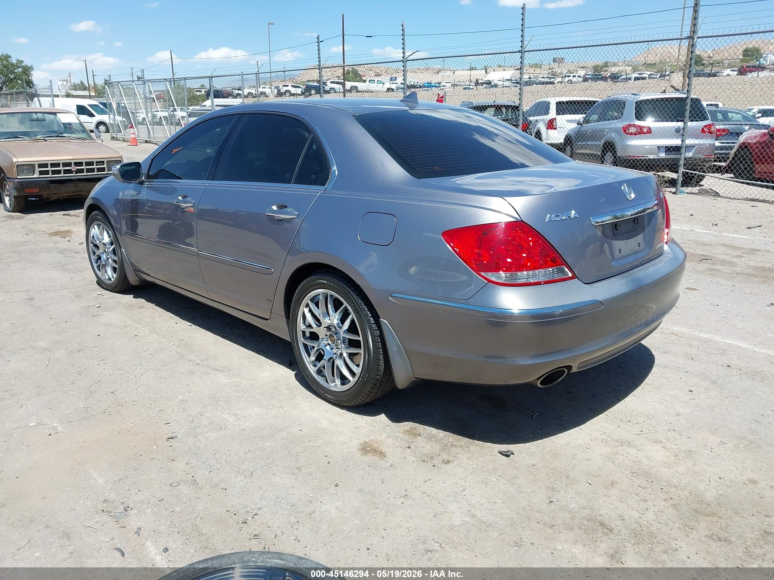 2005 Acura Rl 3.5 Silver vin: JH4KB16575C019709