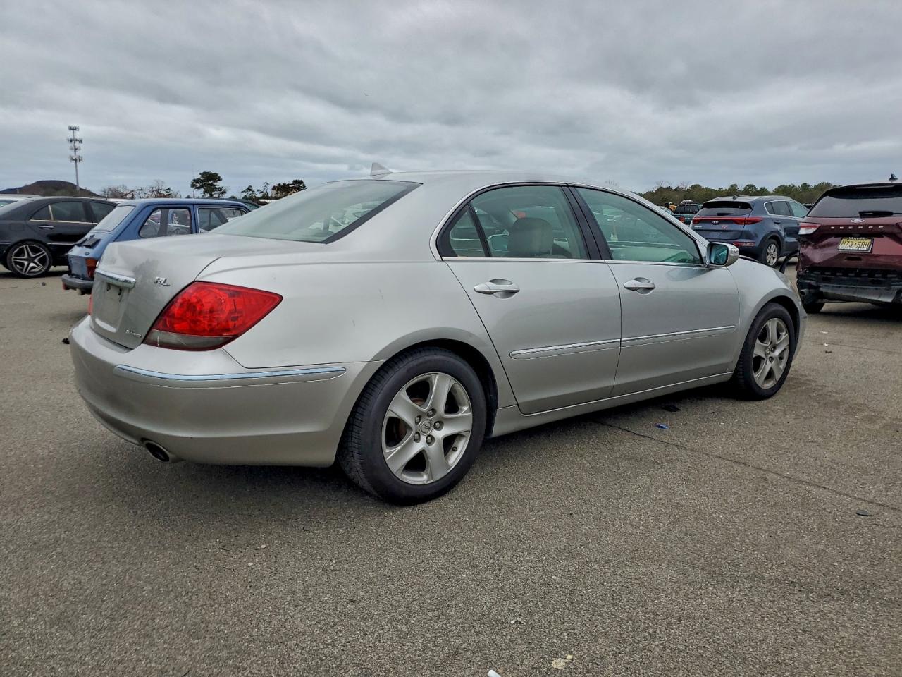 2008 Acura Rl Silver vin: JH4KB16578C004857