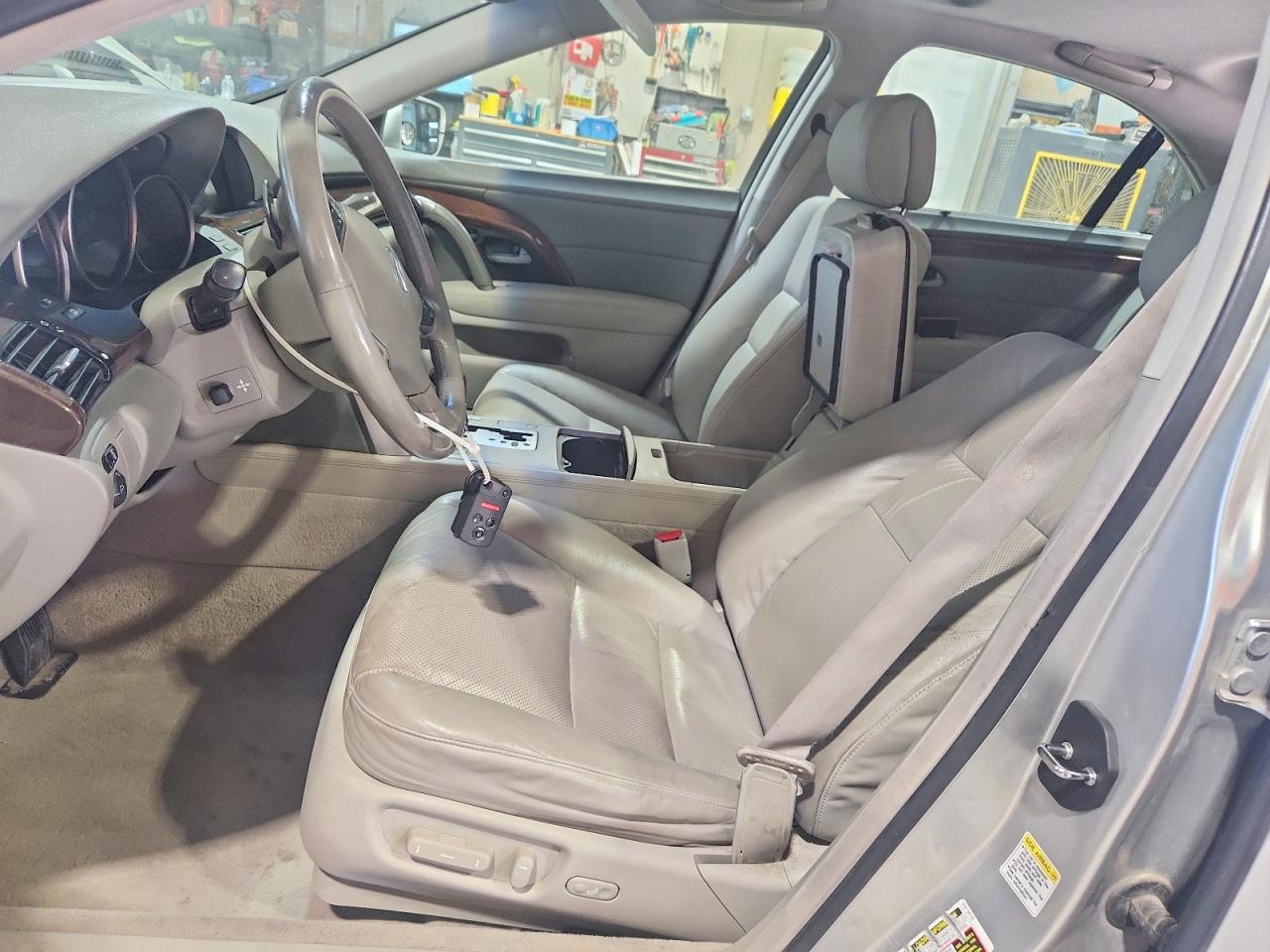 2006 Acura Rl Серебряный vin: JH4KB16586C010342