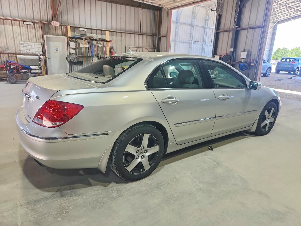2006 Acura Rl Серебряный vin: JH4KB16586C010342