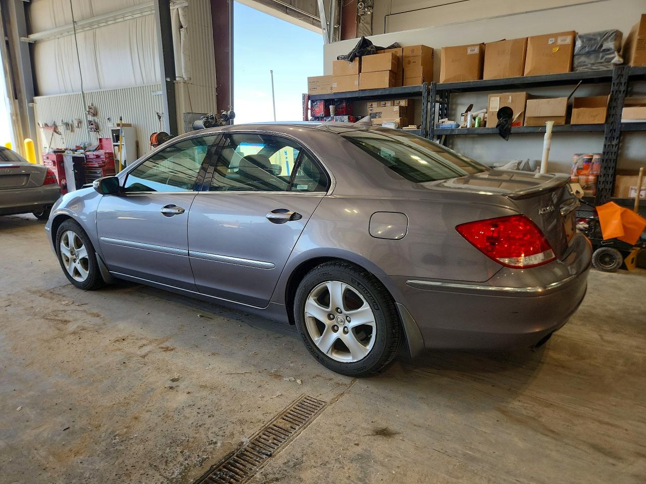 2005 Acura Rl Gray vin: JH4KB16595C005293
