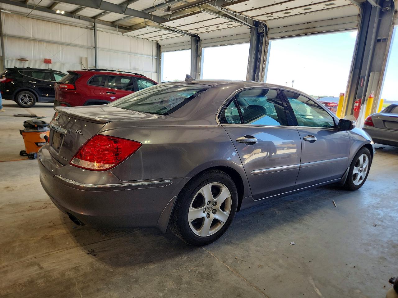 2005 Acura Rl Gray vin: JH4KB16595C005293
