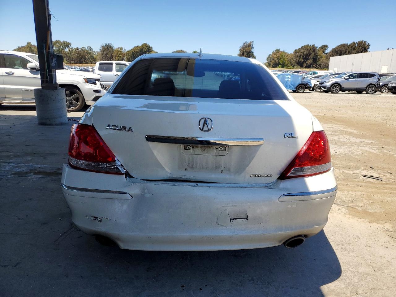 2005 Acura Rl White vin: JH4KB165X5C003665