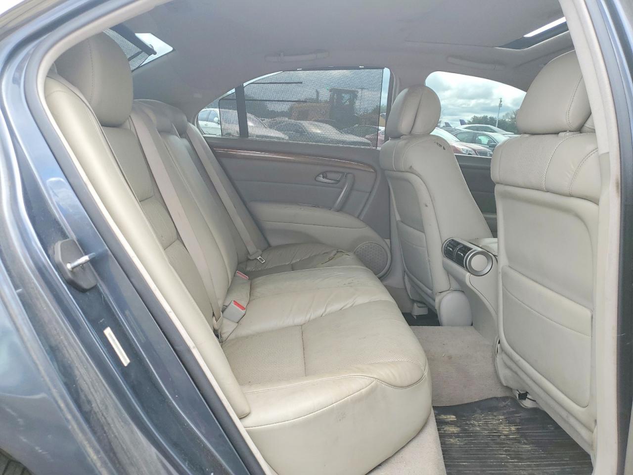 2006 Acura Rl Gray vin: JH4KB165X6C001755
