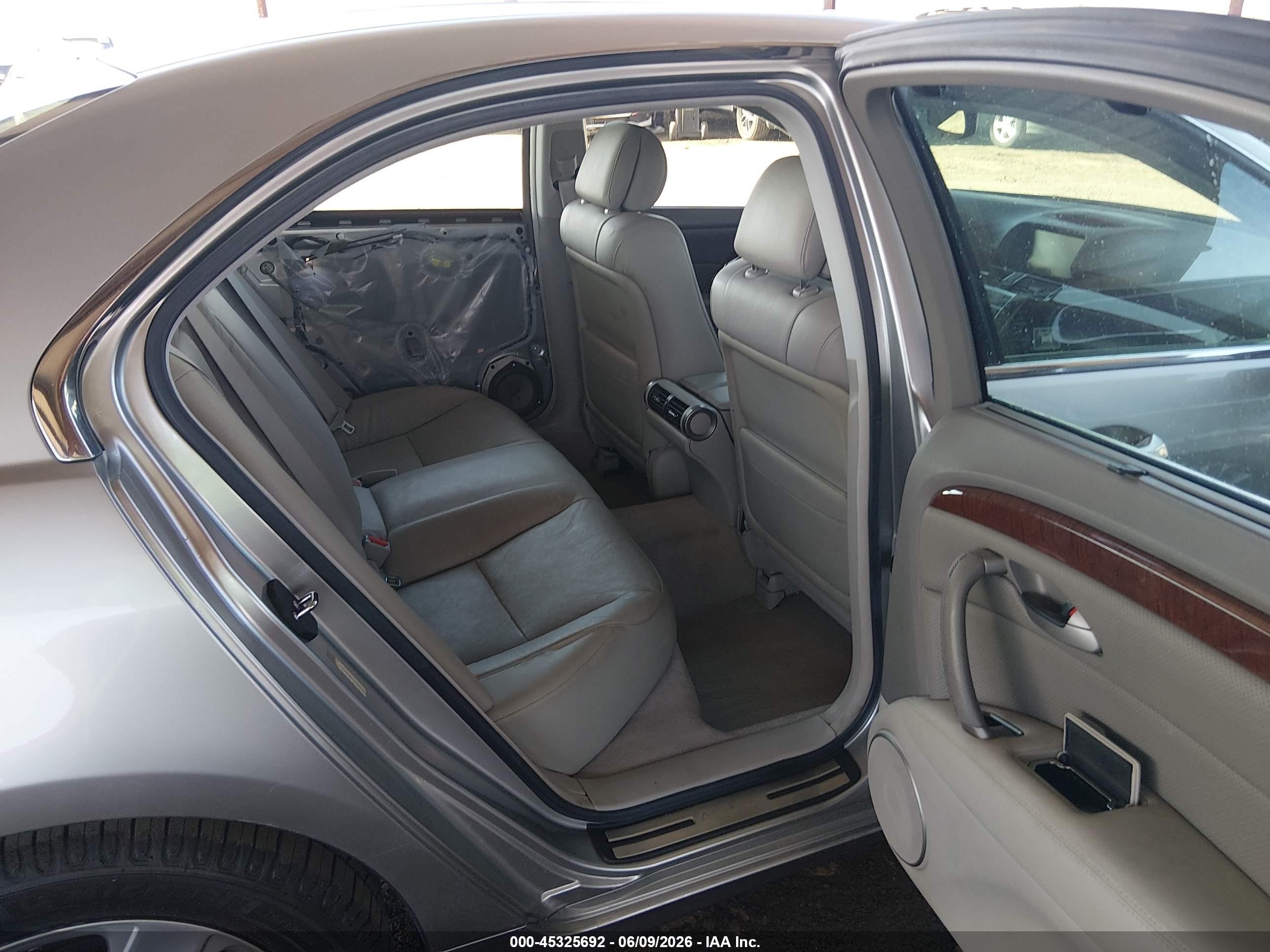 2008 Acura Rl 3.5 Silver vin: JH4KB16638C001981