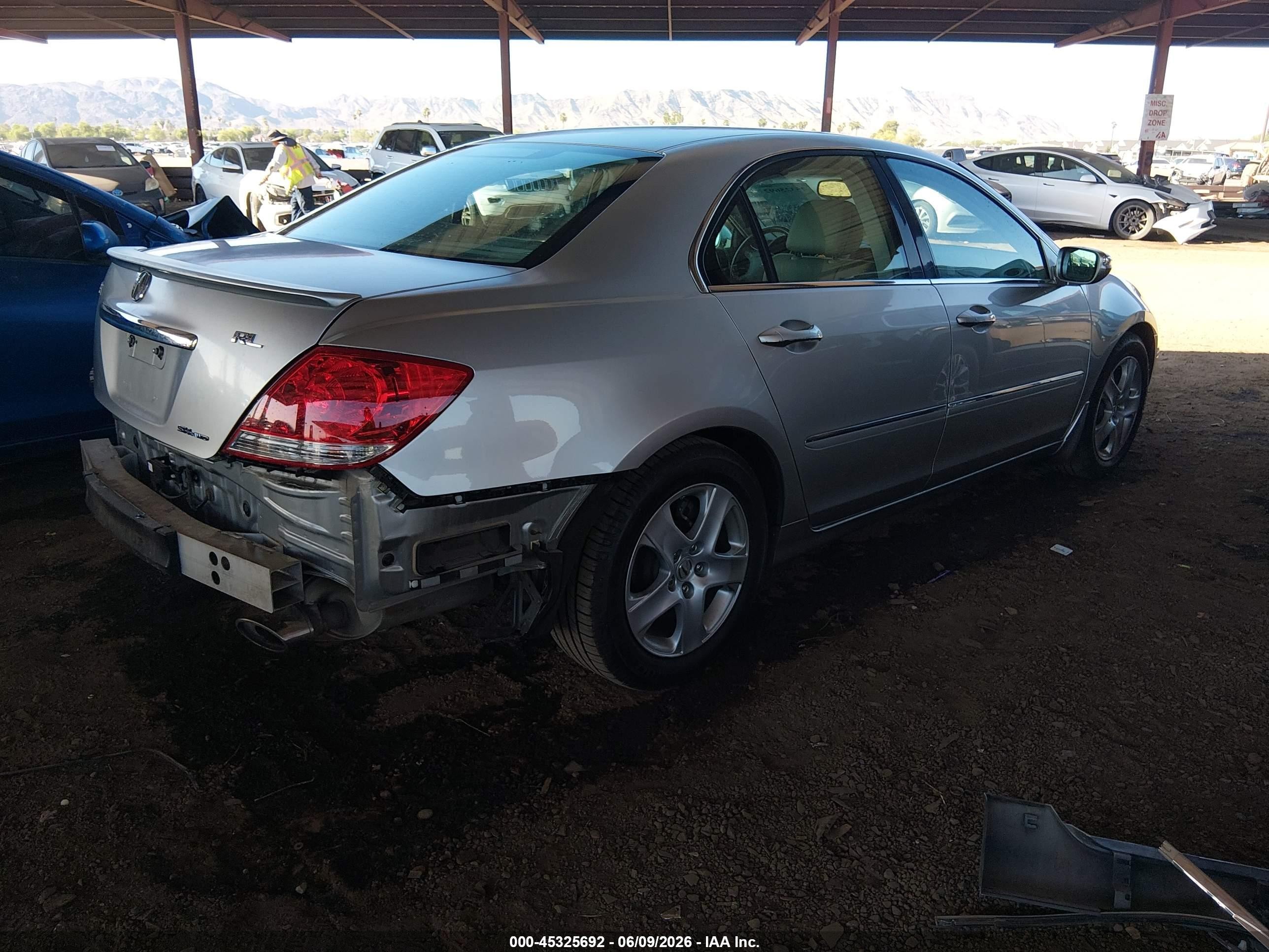 2008 Acura Rl 3.5 Silver vin: JH4KB16638C001981