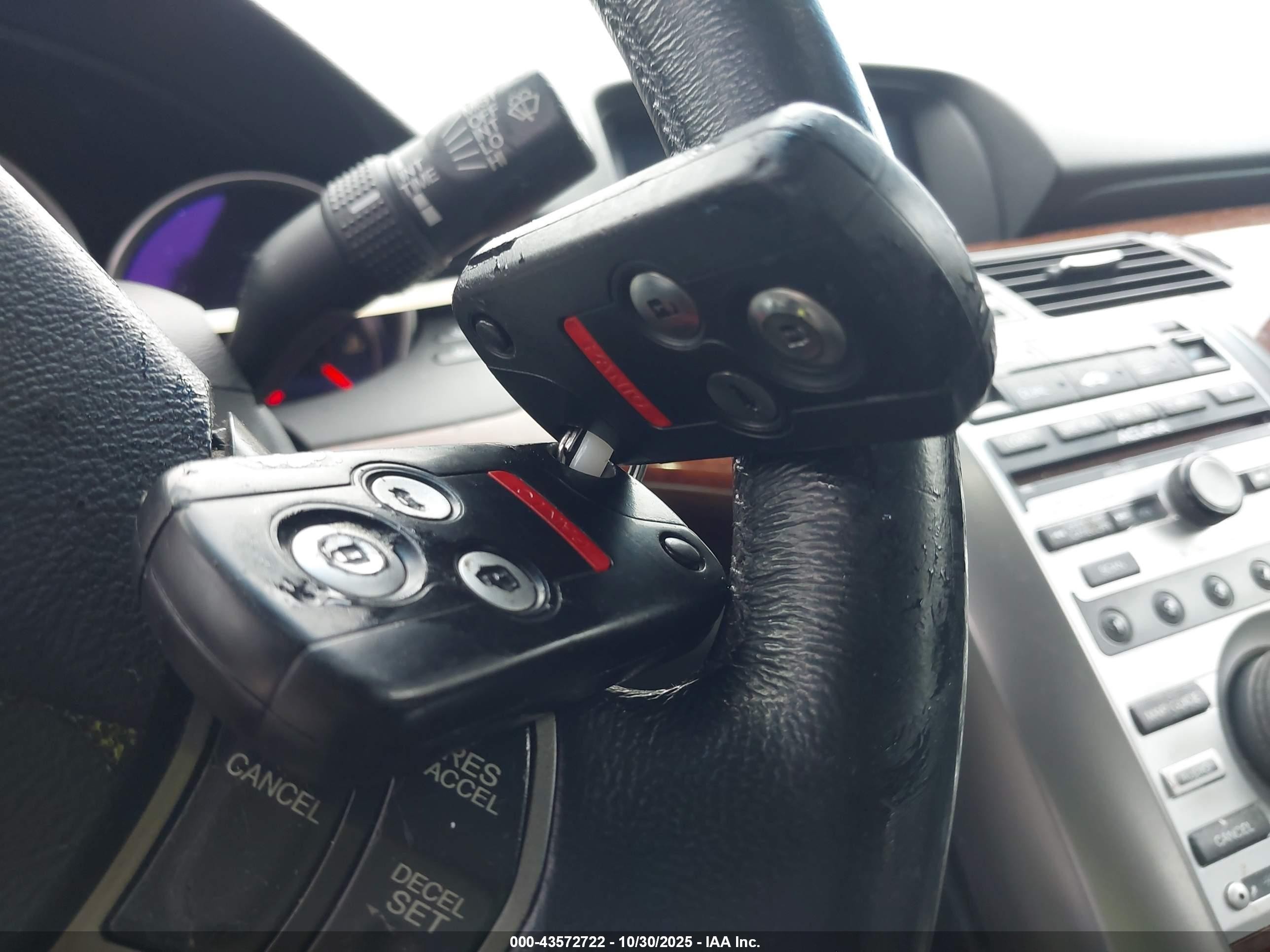 2008 Acura Rl 3.5 Серебряный vin: JH4KB16648C000841
