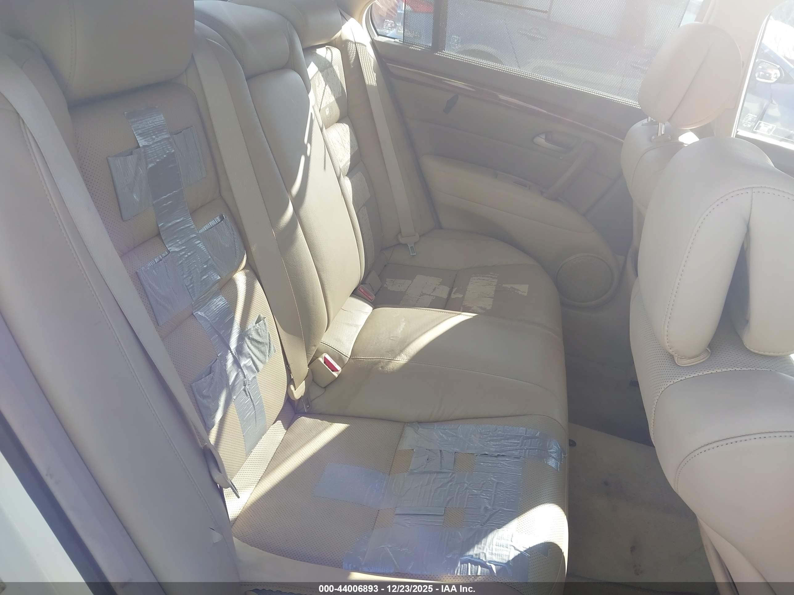 2008 Acura Rl 3.5 White vin: JH4KB16648C003240