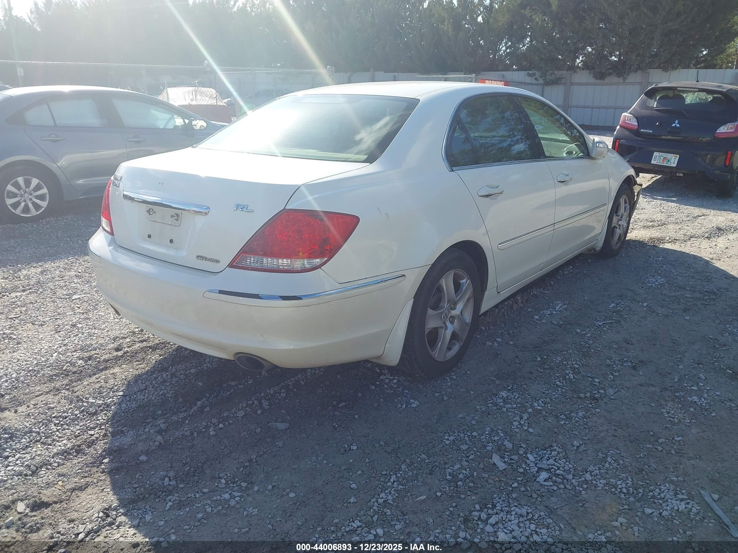 2008 Acura Rl 3.5 White vin: JH4KB16648C003240