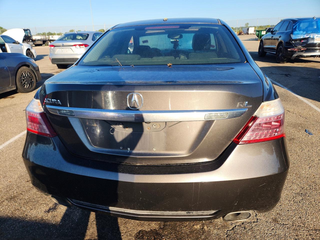 2009 Acura Rl Gray vin: JH4KB26649C002080