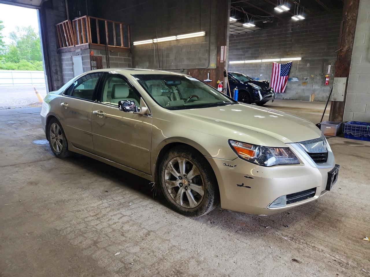 2009 Acura Rl Beige vin: JH4KB266X9C000706