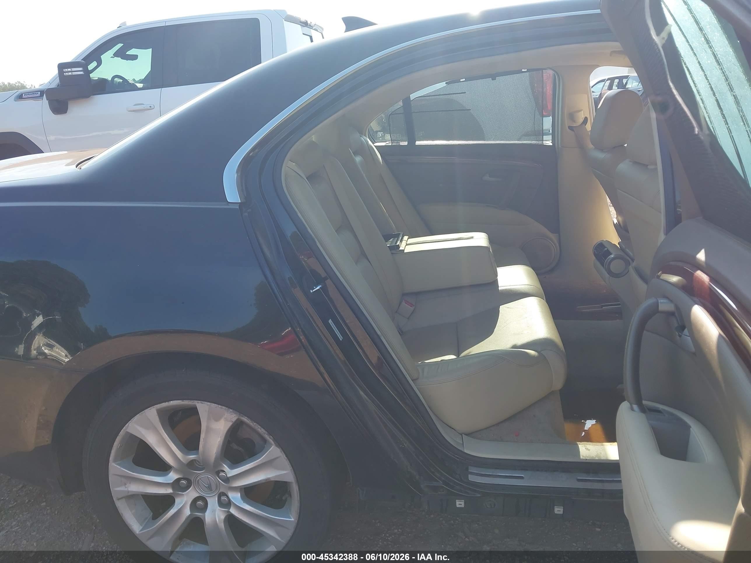 2009 Acura Rl 3.7 Black vin: JH4KB266X9C002178