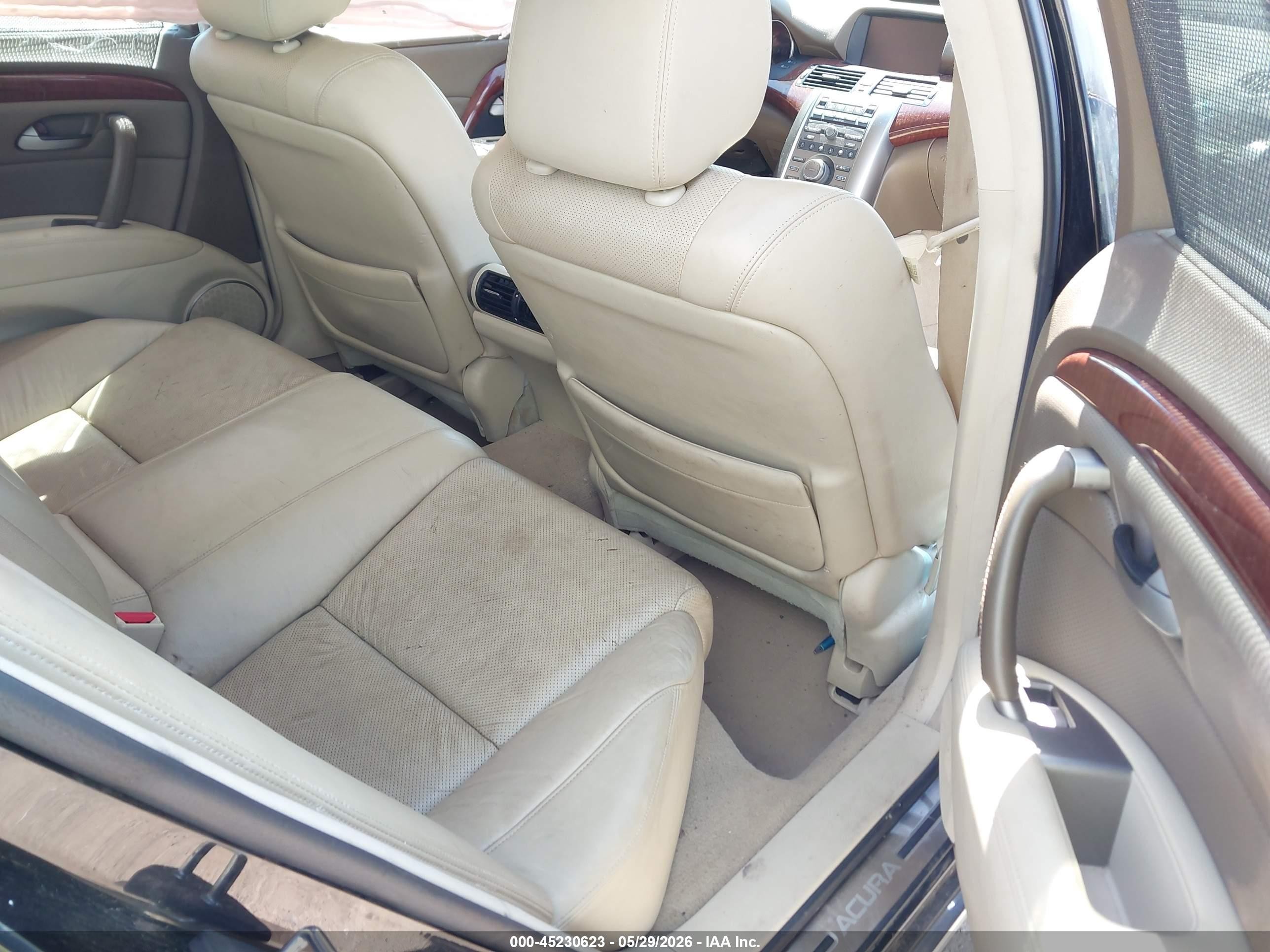 2010 Acura Rl 3.7 Black vin: JH4KB2F60AC001111