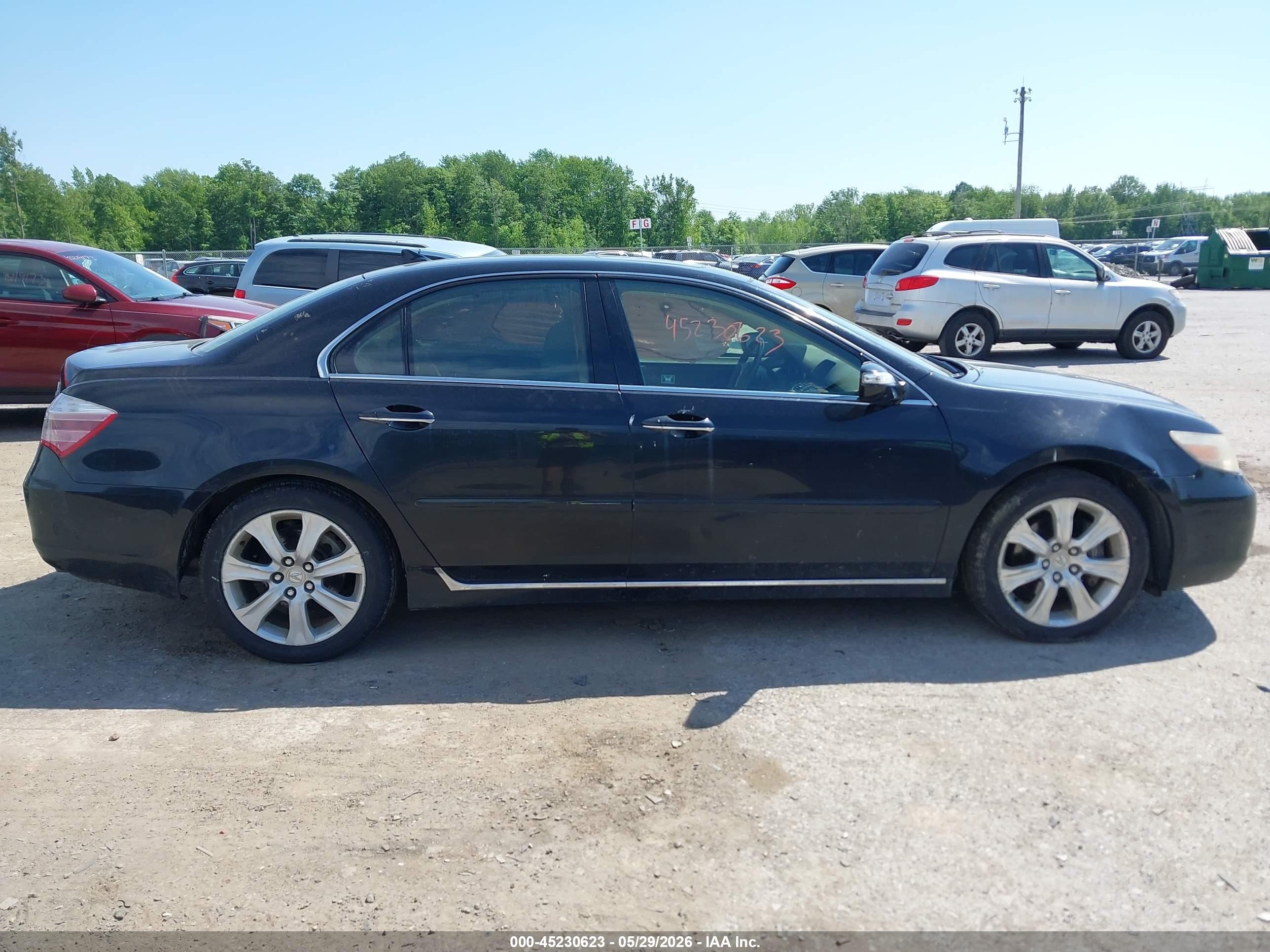 2010 Acura Rl 3.7 Black vin: JH4KB2F60AC001111