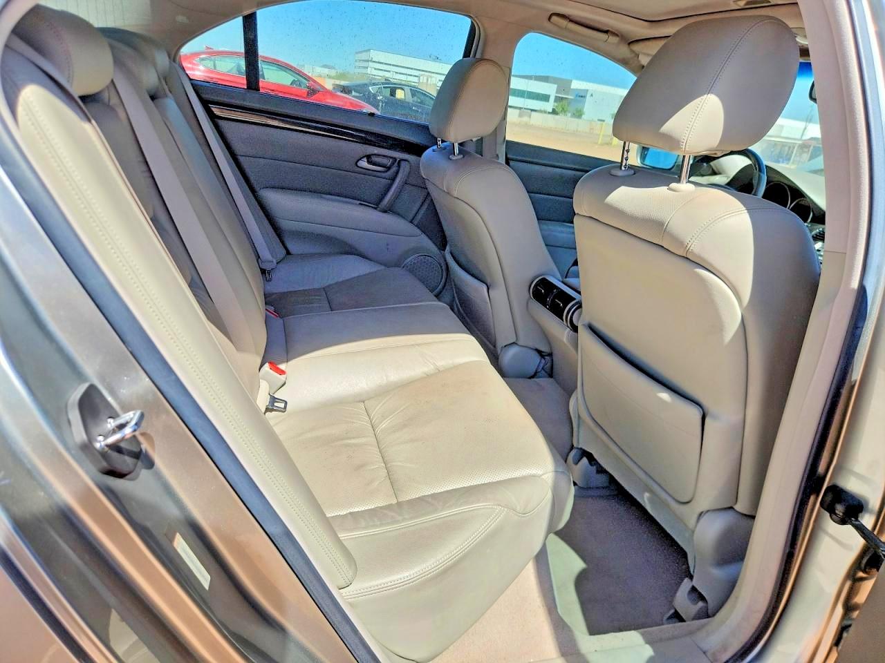 2010 Acura Rl Silver vin: JH4KB2F61AC002848