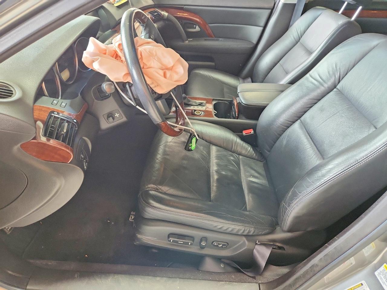 2010 Acura Rl Silver vin: JH4KB2F62AC001868