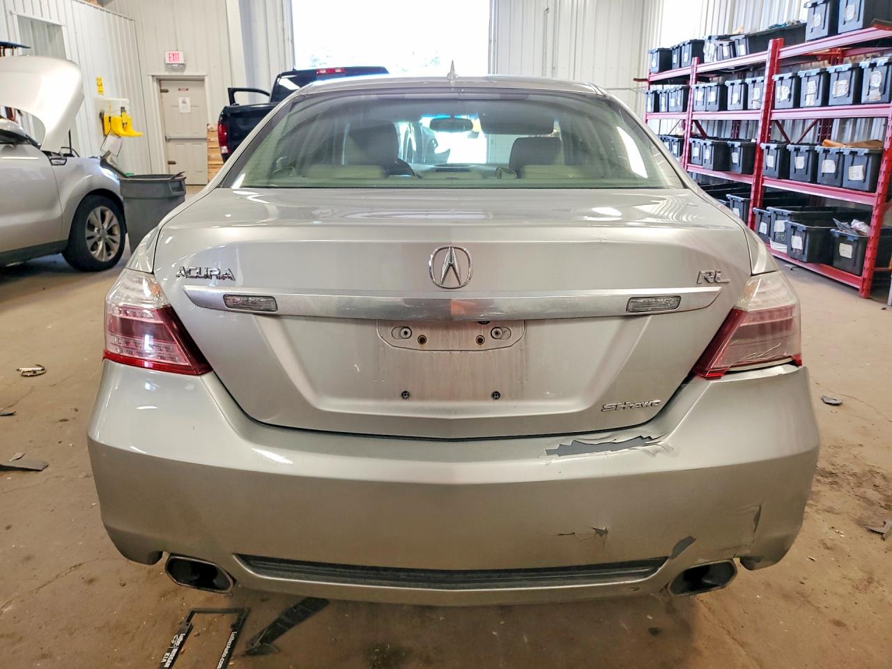2010 Acura Rl Серебряный vin: JH4KB2F63AC002690