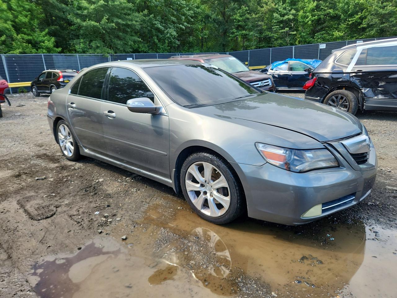 2010 Acura Rl Gray vin: JH4KB2F64AC000303