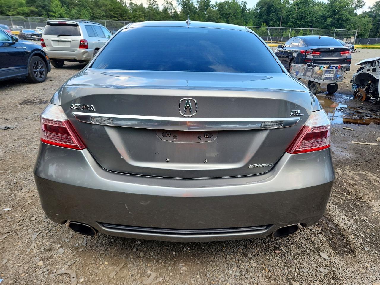 2010 Acura Rl Gray vin: JH4KB2F64AC000303