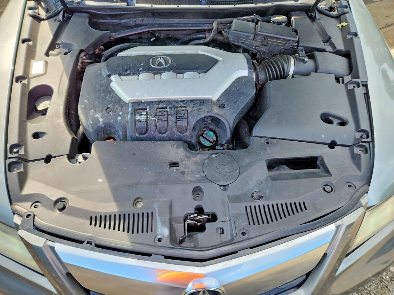 2010 Acura Rl Gray vin: JH4KB2F64AC000303