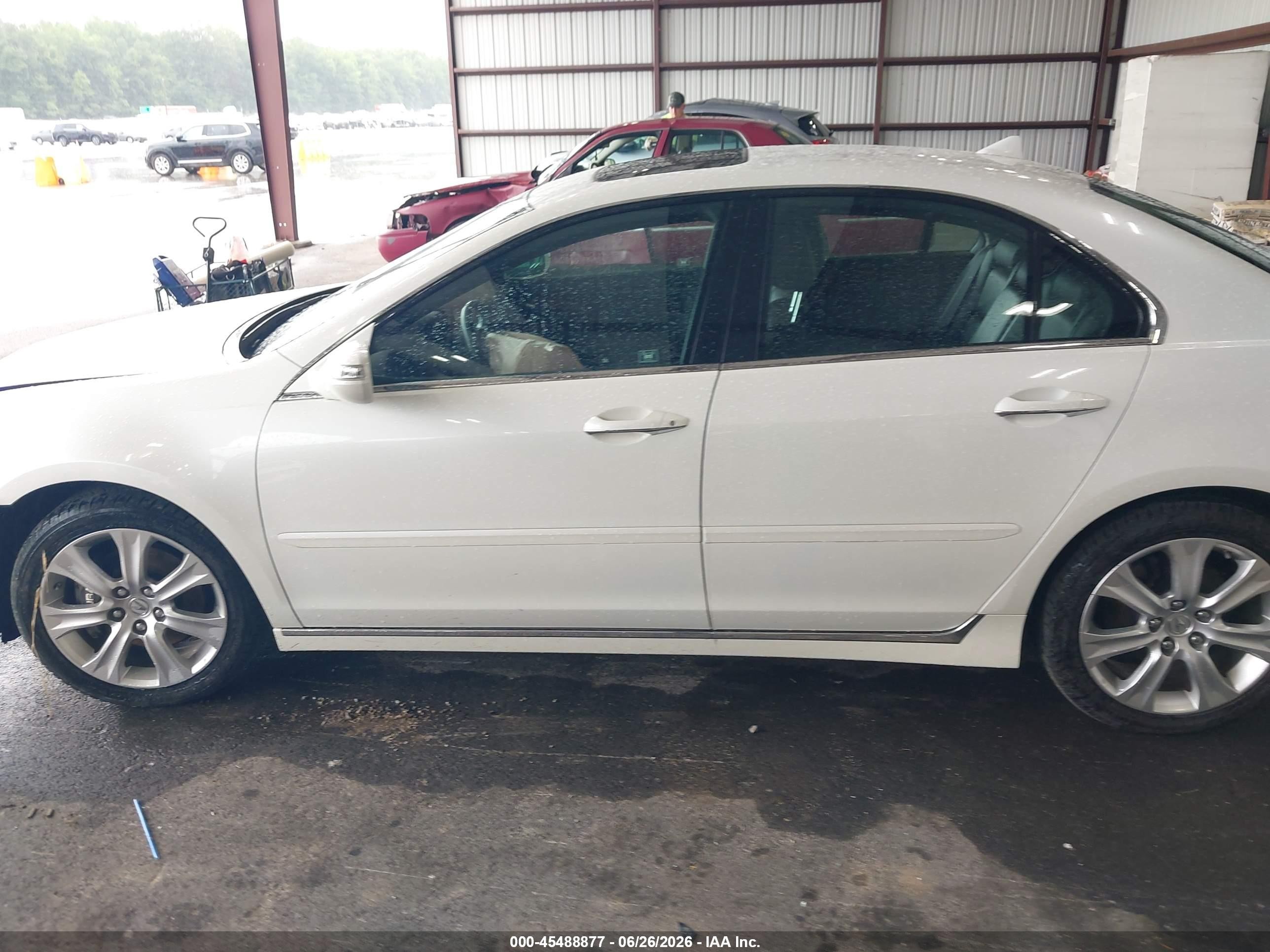 2010 Acura Rl 3.7 White vin: JH4KB2F65AC002187