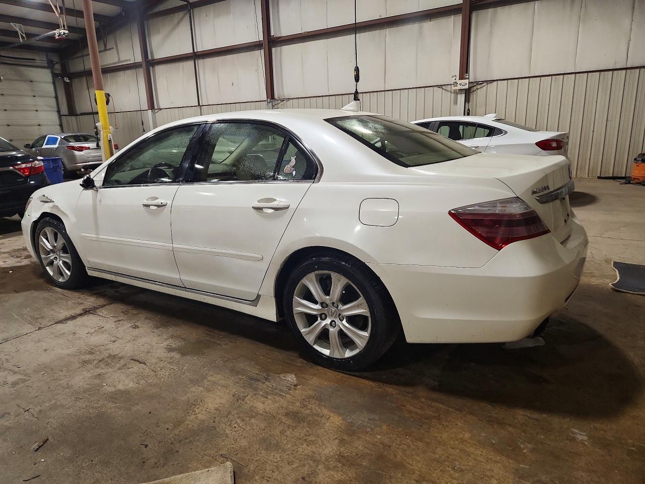 2010 Acura Rl White vin: JH4KB2F66AC002456