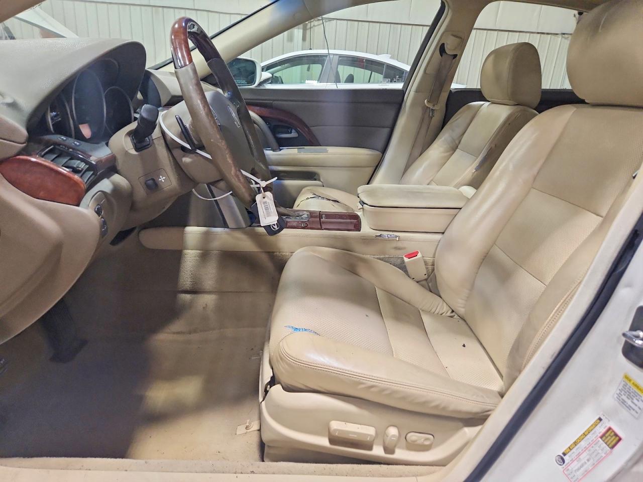 2010 Acura Rl White vin: JH4KB2F66AC002456