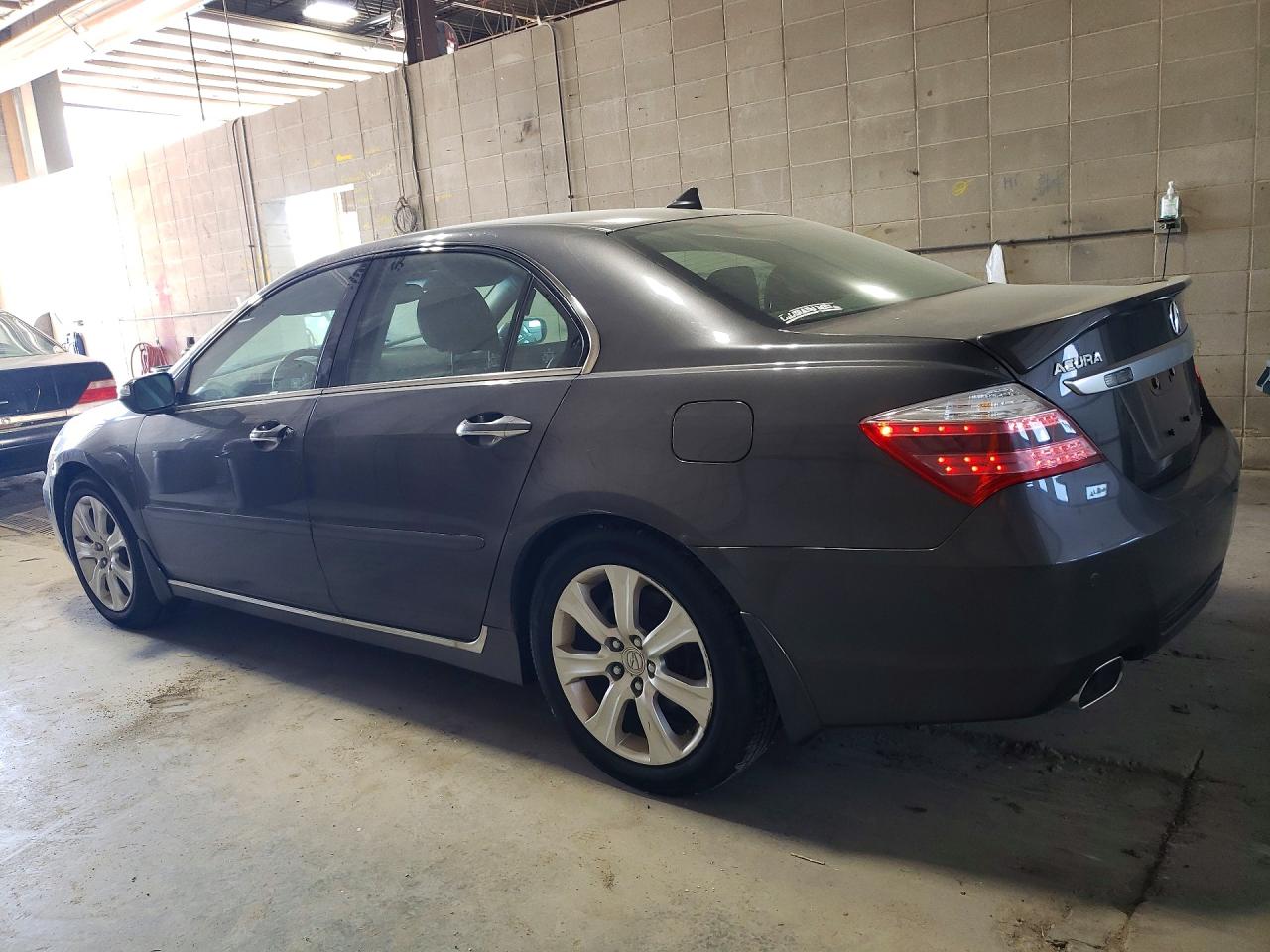 2010 Acura Rl Gray vin: JH4KB2F69AC001477