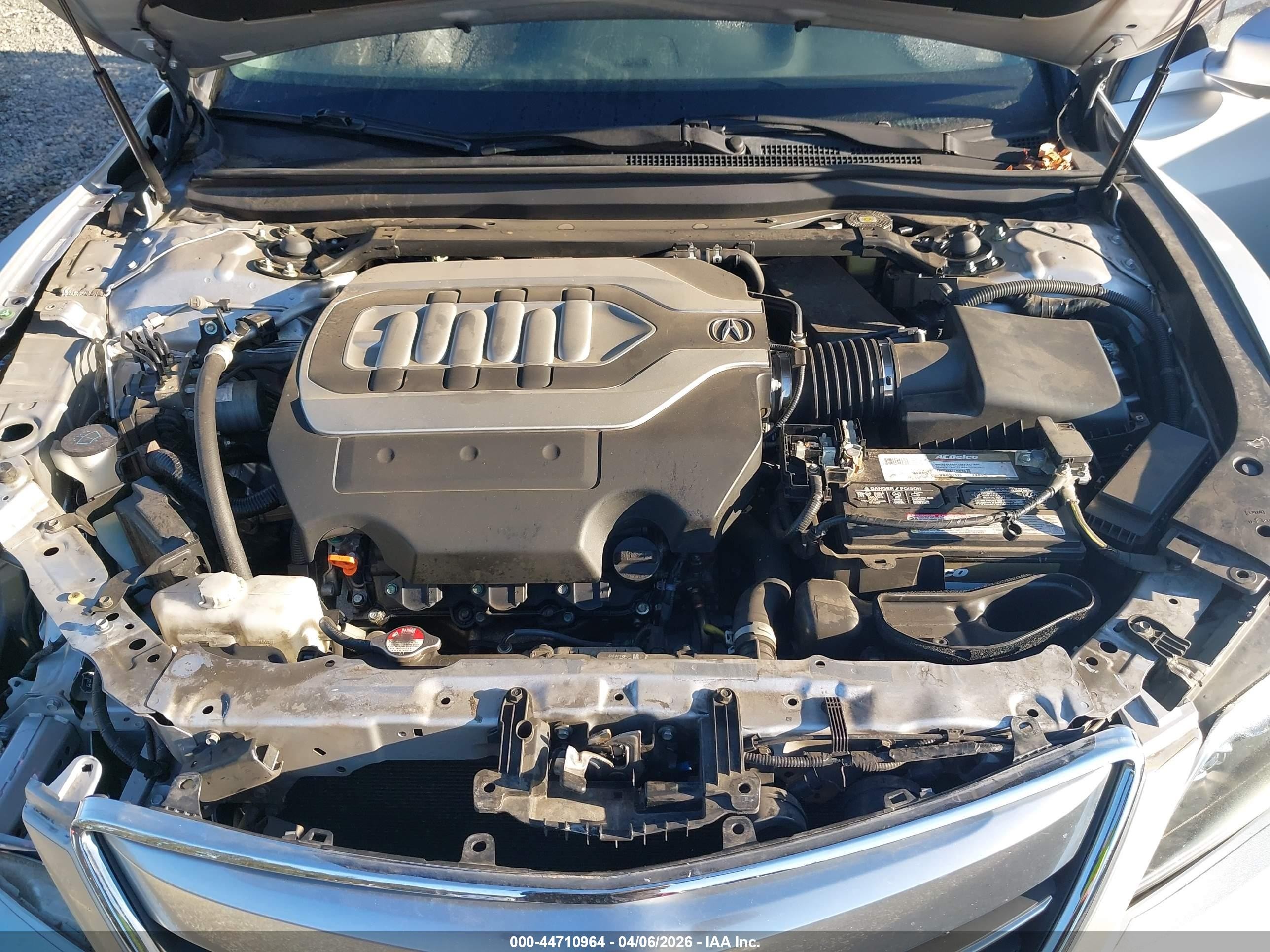 2014 Acura Rlx   Silver vin: JH4KC1F52EC004533