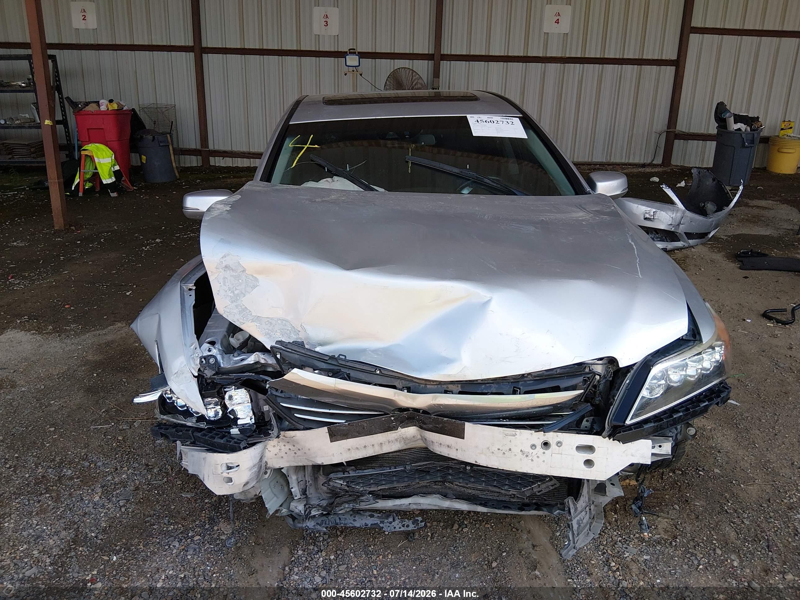2015 Acura Rlx   Silver vin: JH4KC1F52FC000175