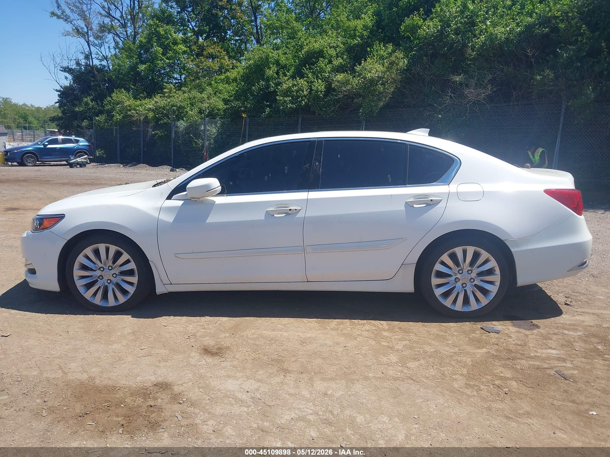 2014 Acura Rlx   White vin: JH4KC1F54EC001441