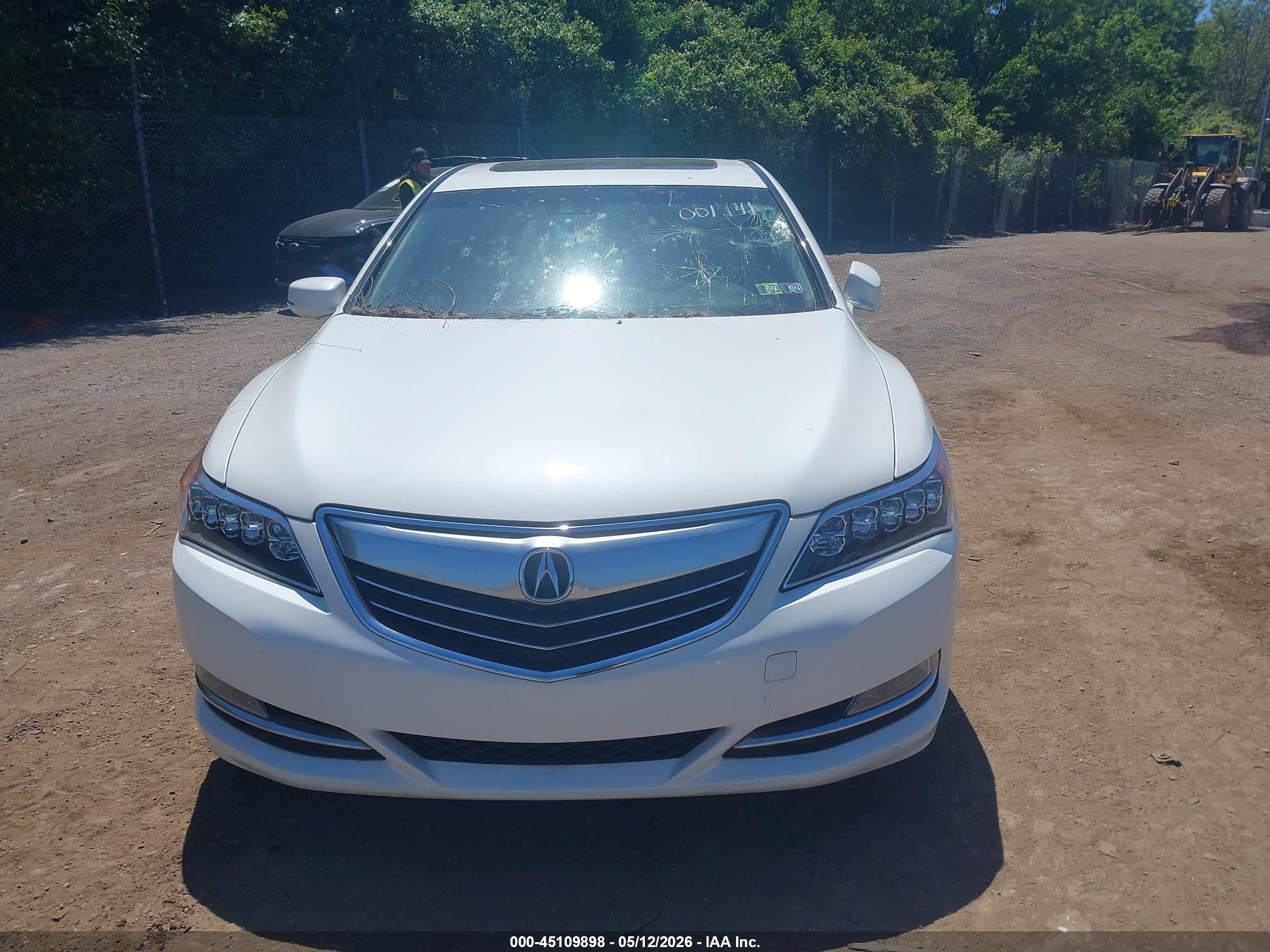 2014 Acura Rlx   White vin: JH4KC1F54EC001441