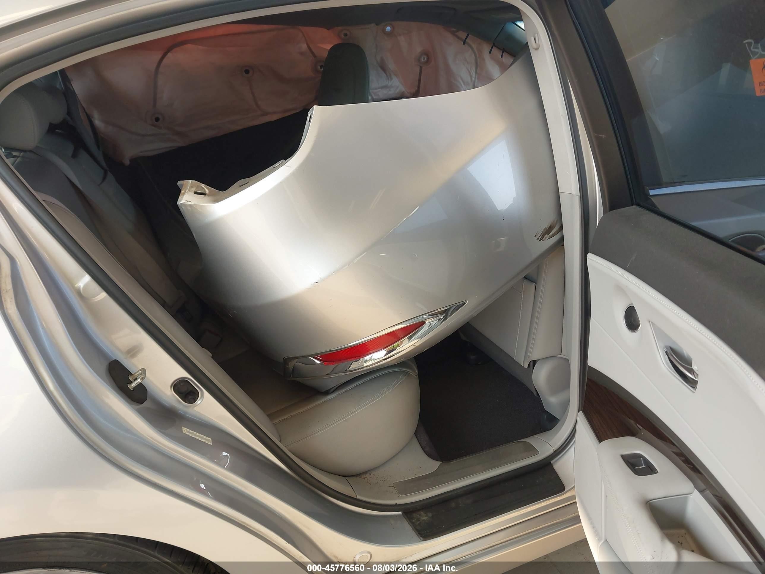 2014 Acura Rlx   Silver vin: JH4KC1F55EC000945