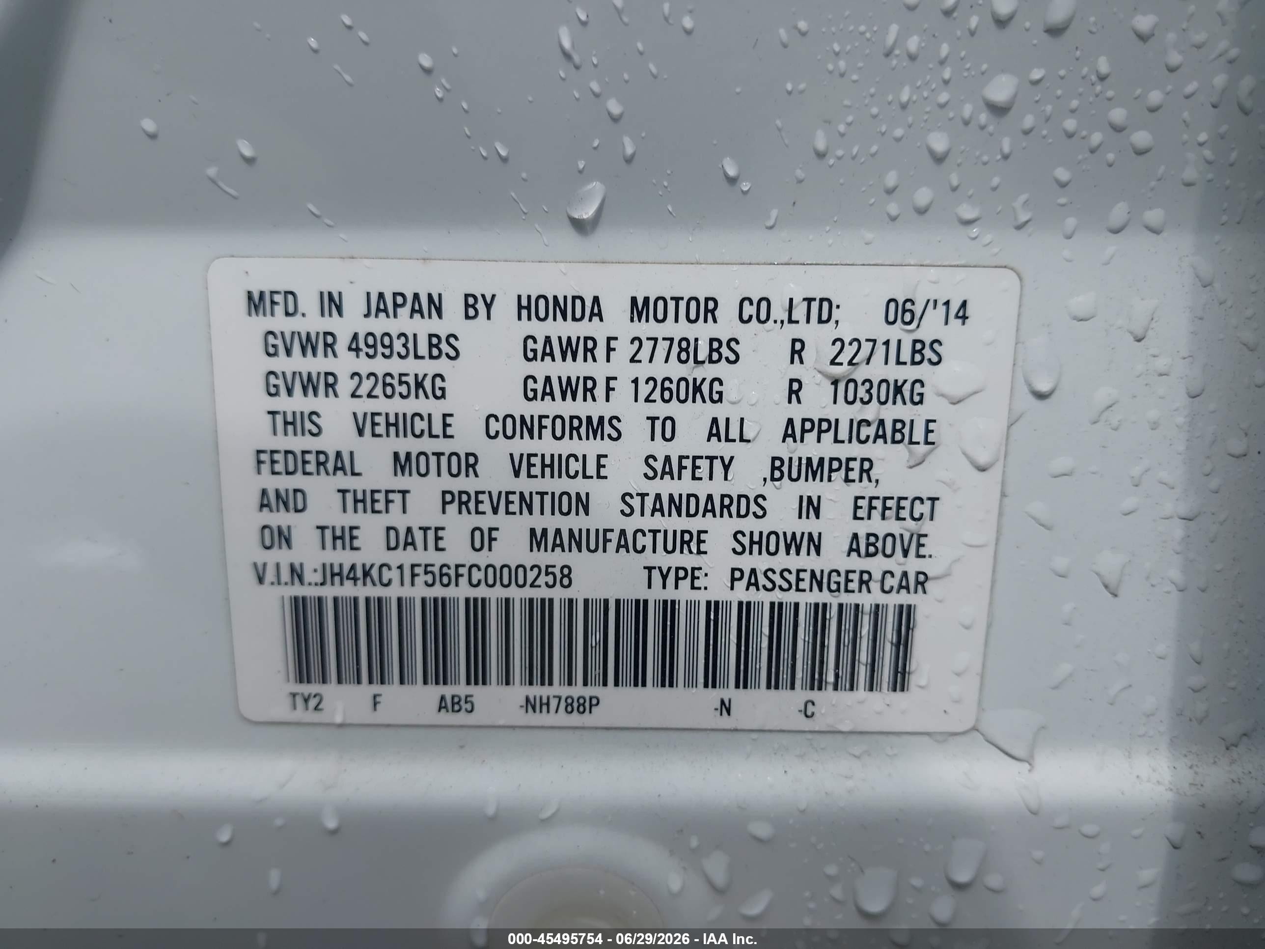 2015 Acura Rlx   White vin: JH4KC1F56FC000258