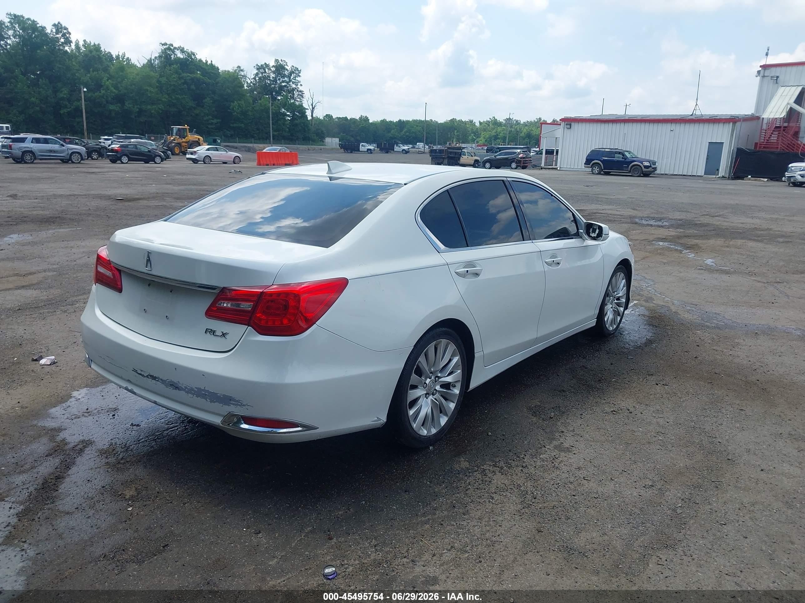 2015 Acura Rlx   White vin: JH4KC1F56FC000258