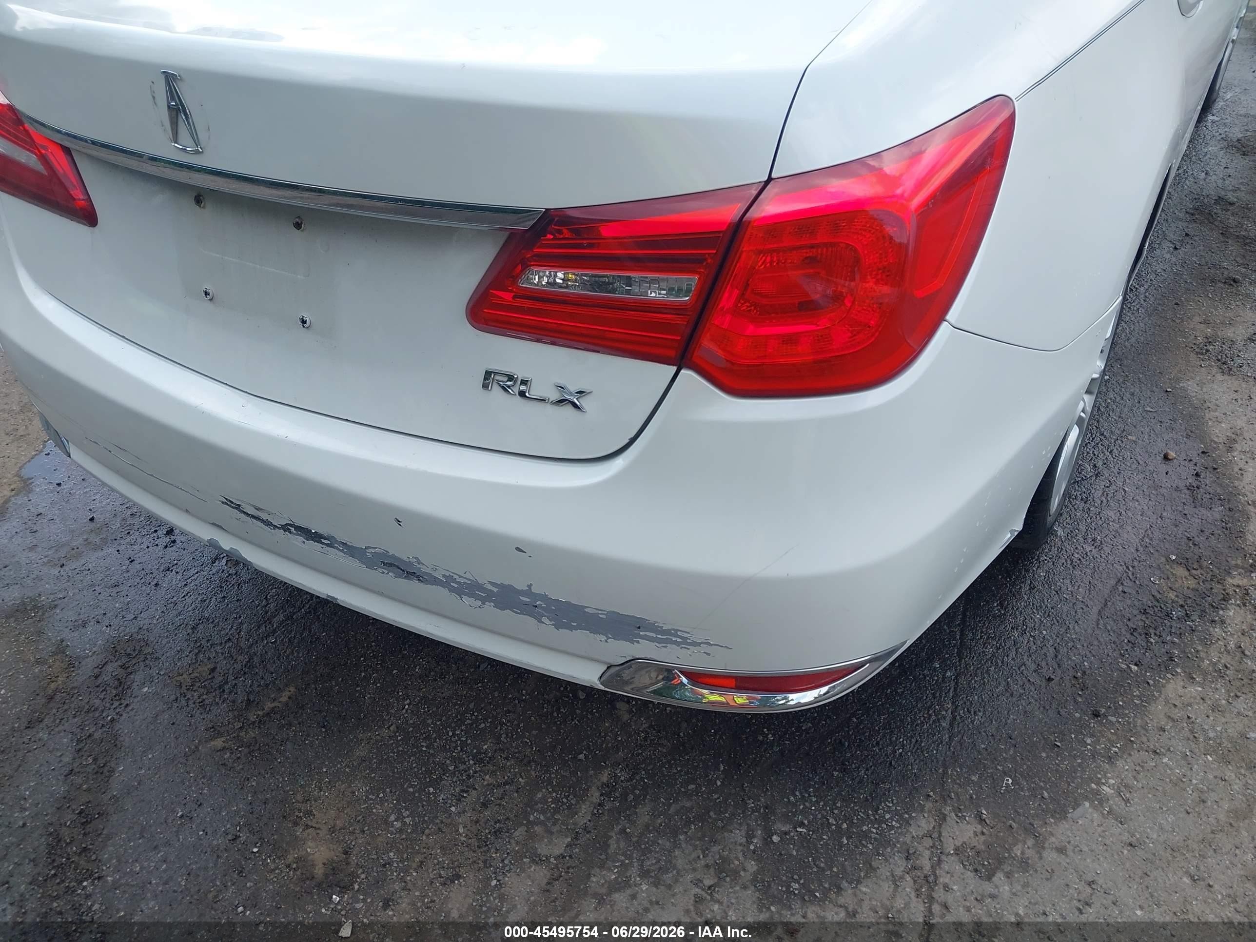 2015 Acura Rlx   White vin: JH4KC1F56FC000258