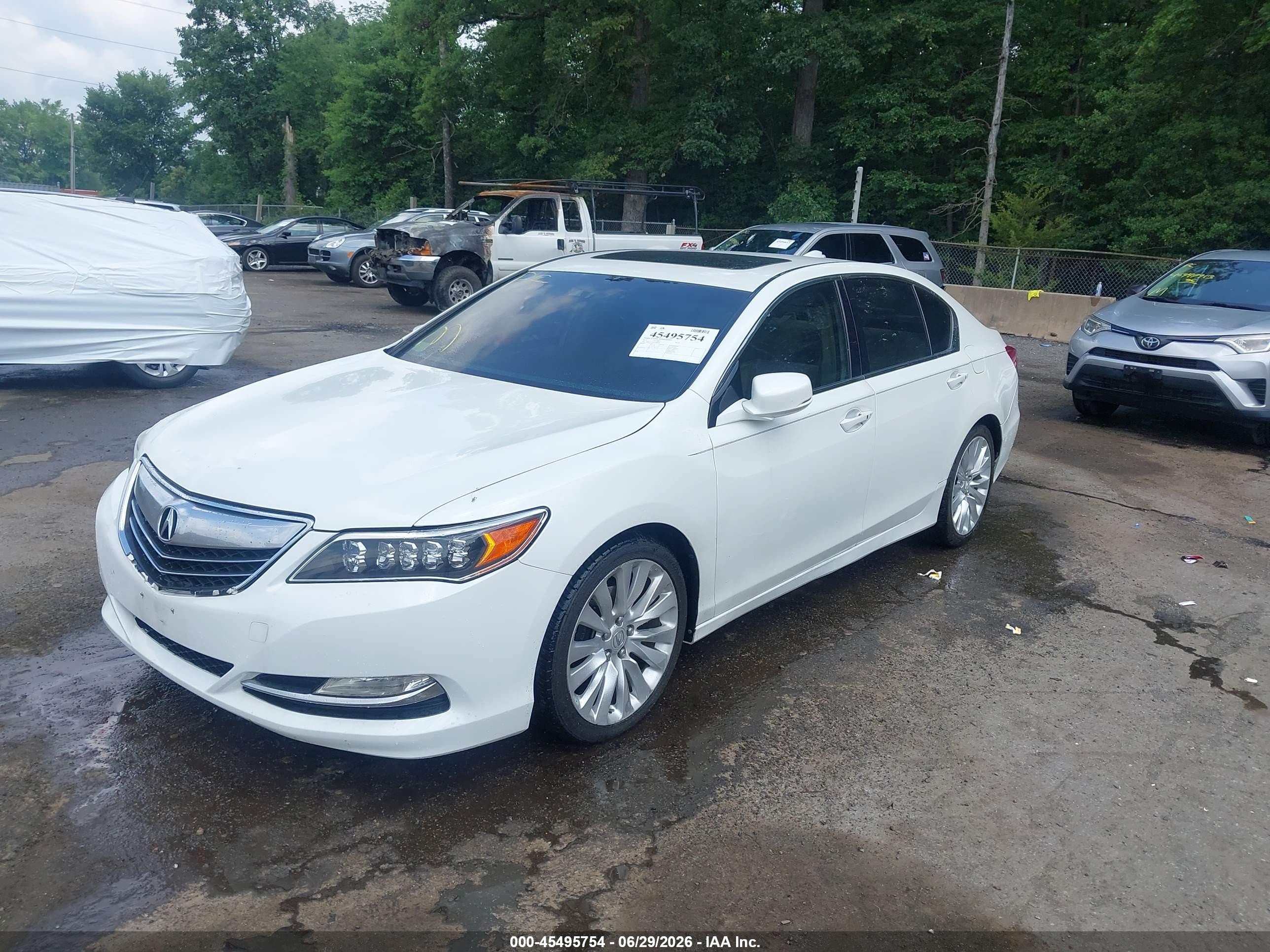 2015 Acura Rlx   White vin: JH4KC1F56FC000258