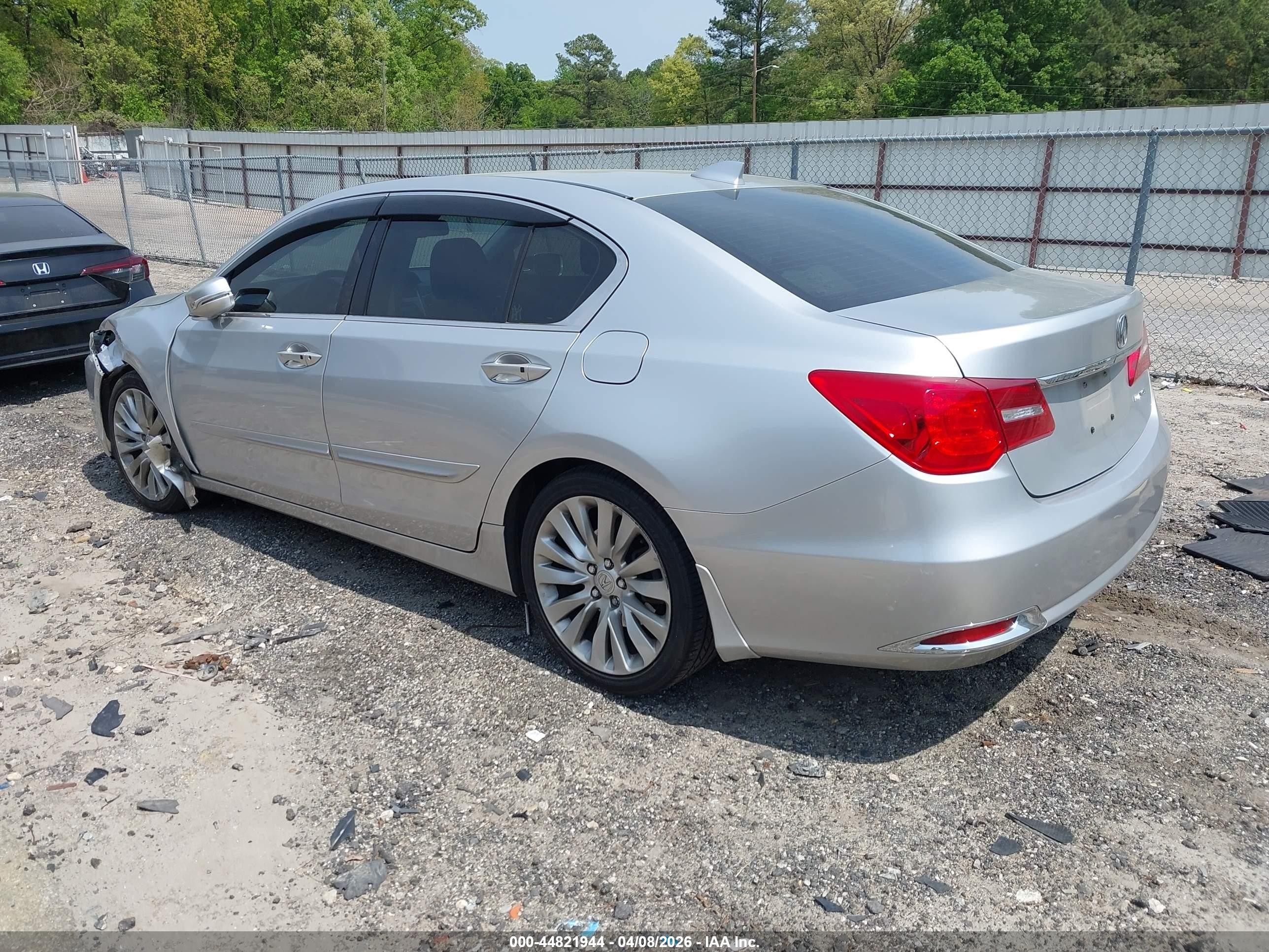 2015 Acura Rlx   Серебряный vin: JH4KC1F56FC001278
