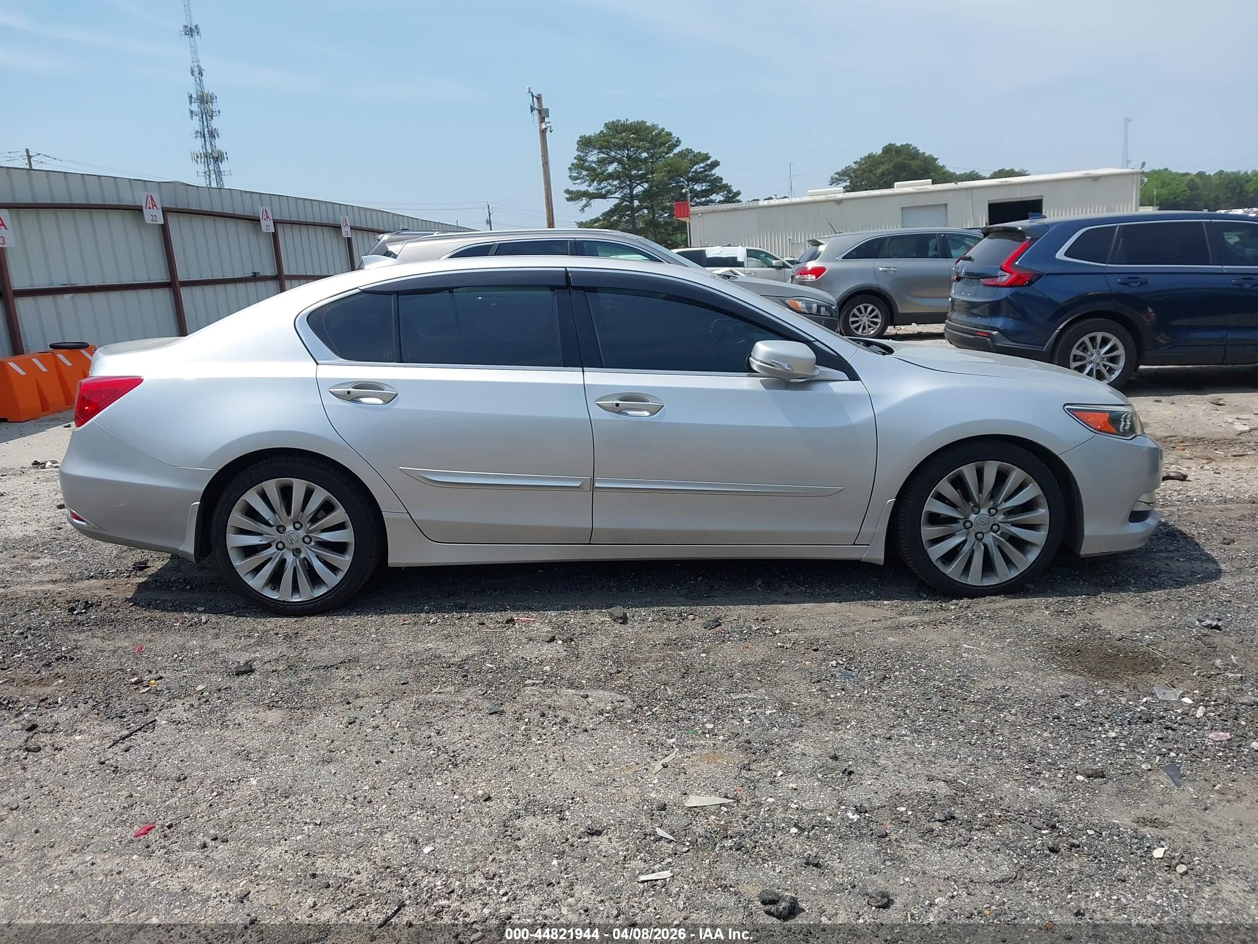 2015 Acura Rlx   Серебряный vin: JH4KC1F56FC001278