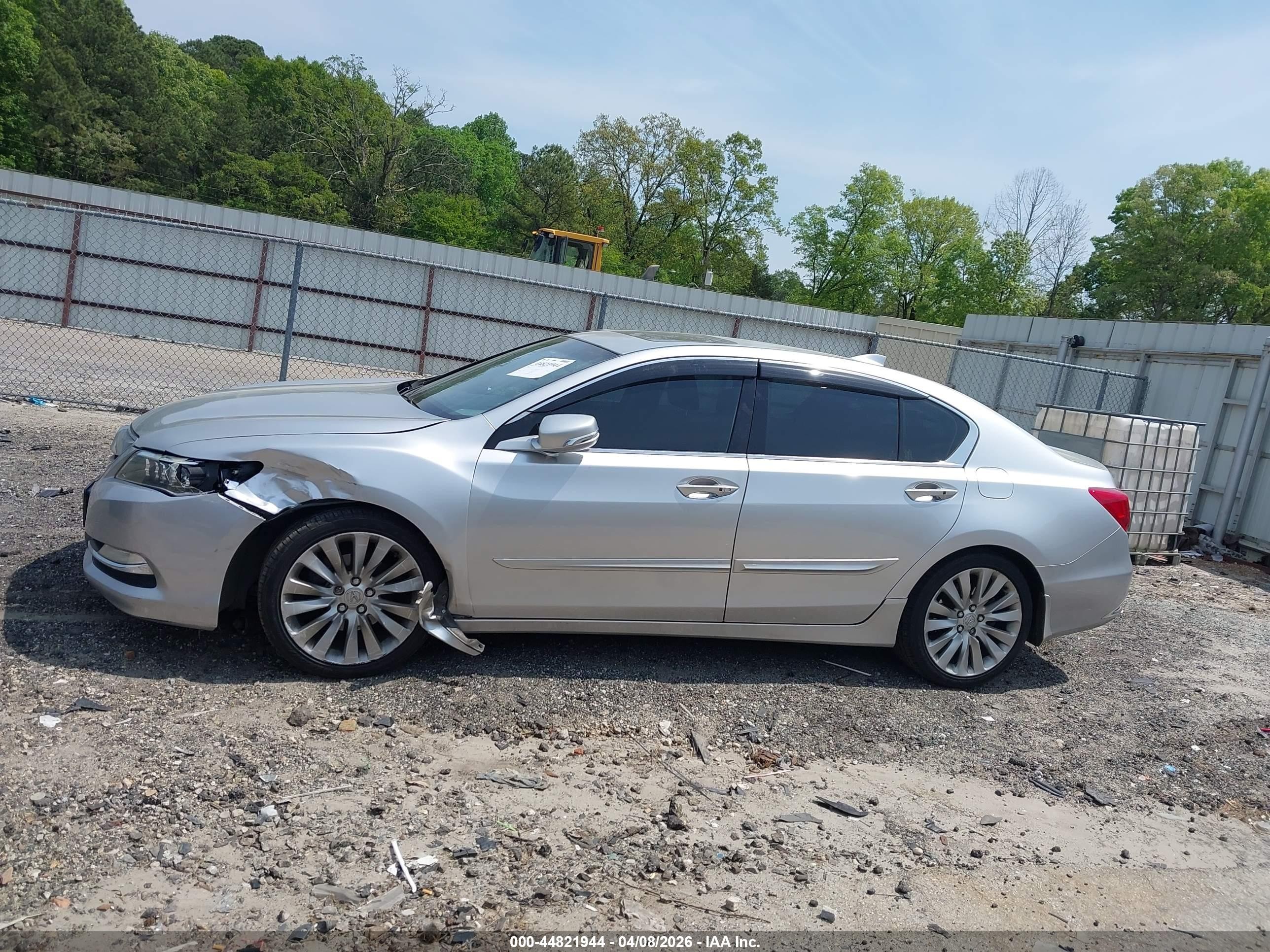 2015 Acura Rlx   Серебряный vin: JH4KC1F56FC001278