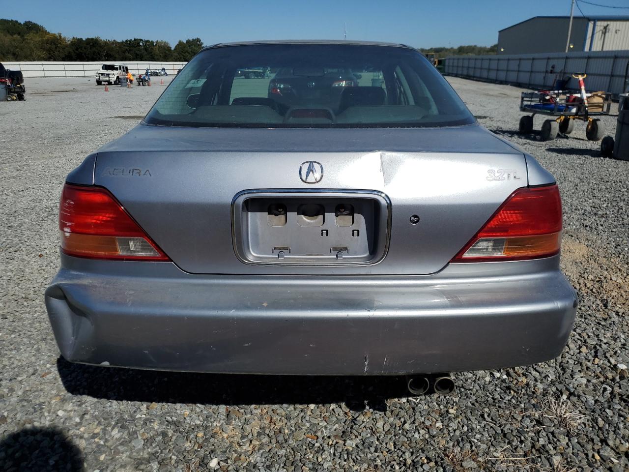 1998 Acura 3.2tl Silver vin: JH4UA3647WC009083