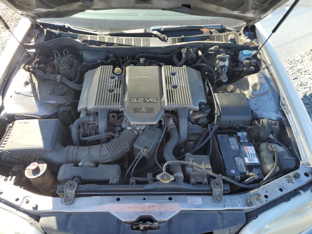 1998 Acura 3.2tl Silver vin: JH4UA3647WC009083