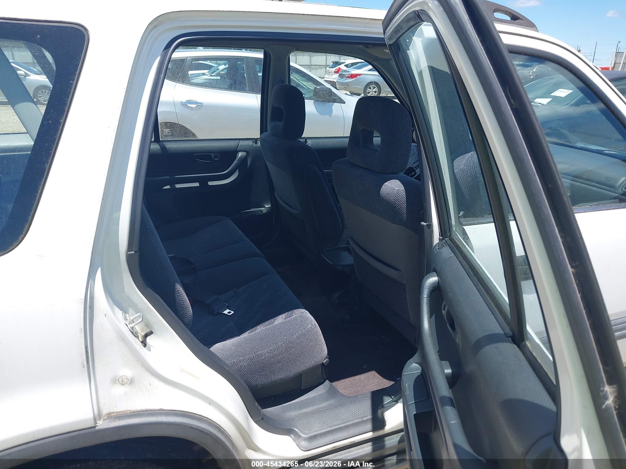 2001 Honda Cr-v Lx White vin: JHLRD18441C015791